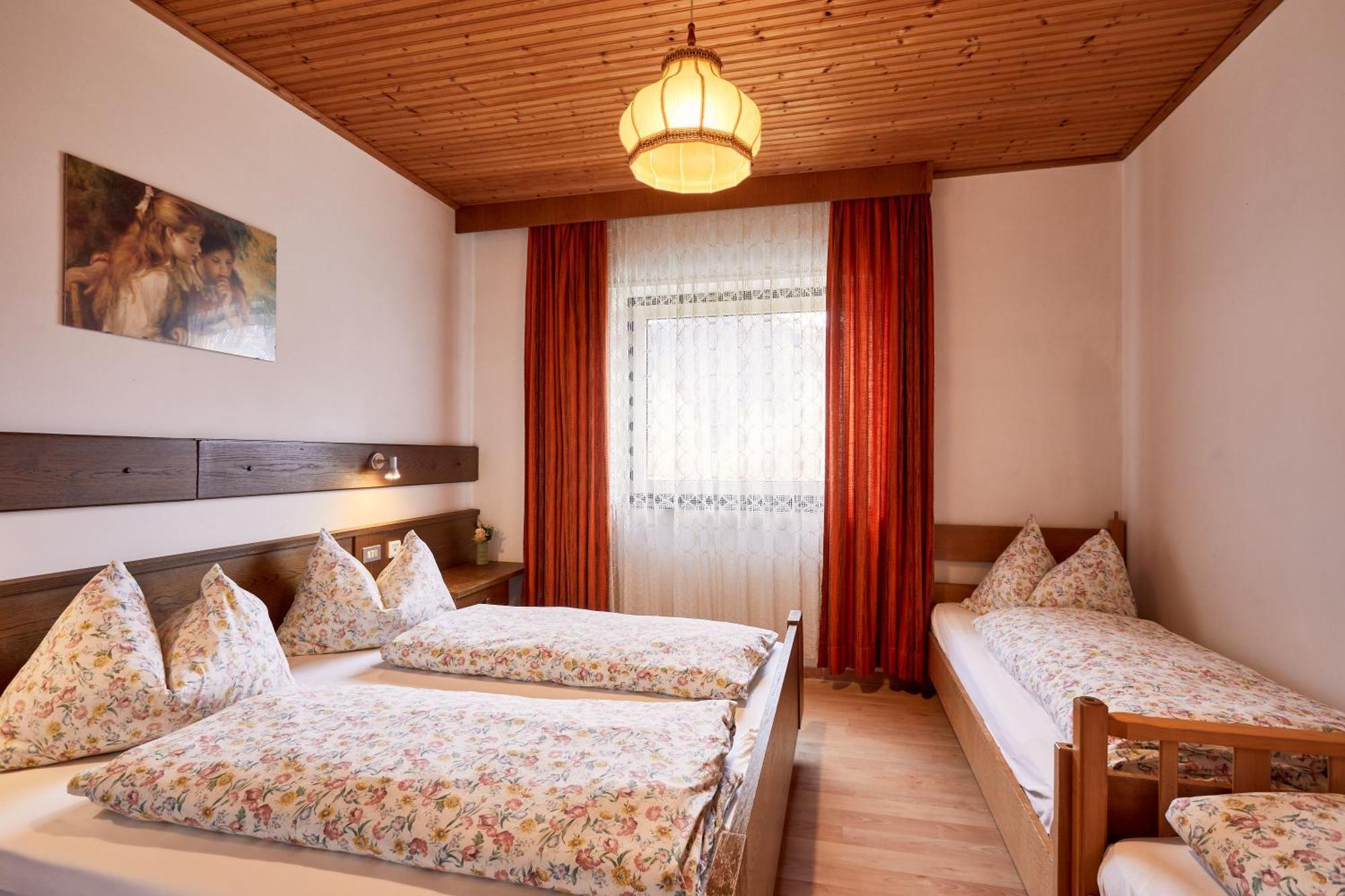 Ferienpension Zummuellerhof Natz-Schabs Номер фото